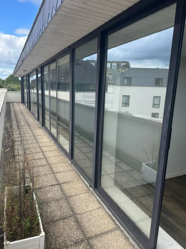 BUREAUX ROUEN - 97 m2 - 5 280 € charges comprises