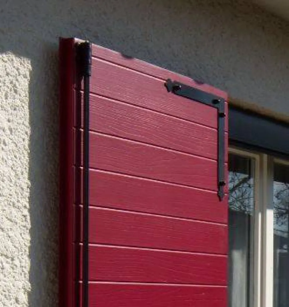 INSTALLATION DE VOLET EN COMPOSITE PROVENCAUX SUR MESURE ASPECT BOIS pélissanne INSTALLATION DE VOLET EN COMPOSITE PROVENCAUX SUR MESURE ASPECT BOIS pélissanne