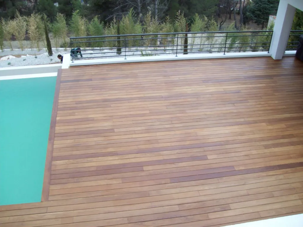 Découvrez les Terrasses en Bois Teck Disponibles dans Notre Magasin
