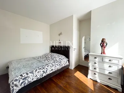 A vendre très bel appartement traversant de 85 M2 à Saint-Germain-en-Laye, profession libérale possible, 3 minutes du RER A.