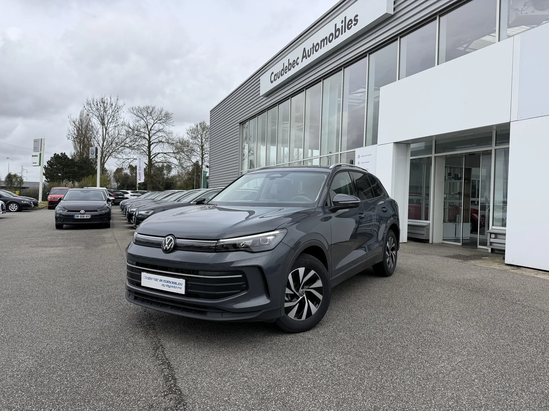 Volkswagen Tiguan occasion récent à faible kilométrage disponible chez votre concessionnaire proche du Havre, Rouen et Fécamp