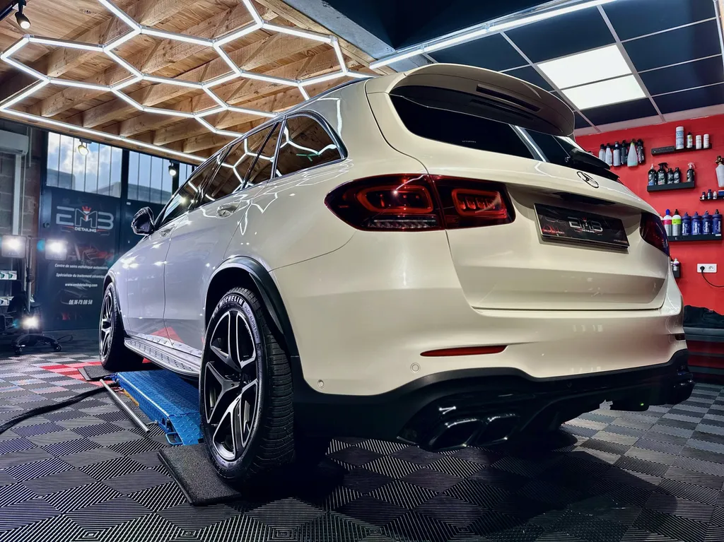 Traitement céramique auto lyon protection carrosserie Mercedes GLC 63 AMG