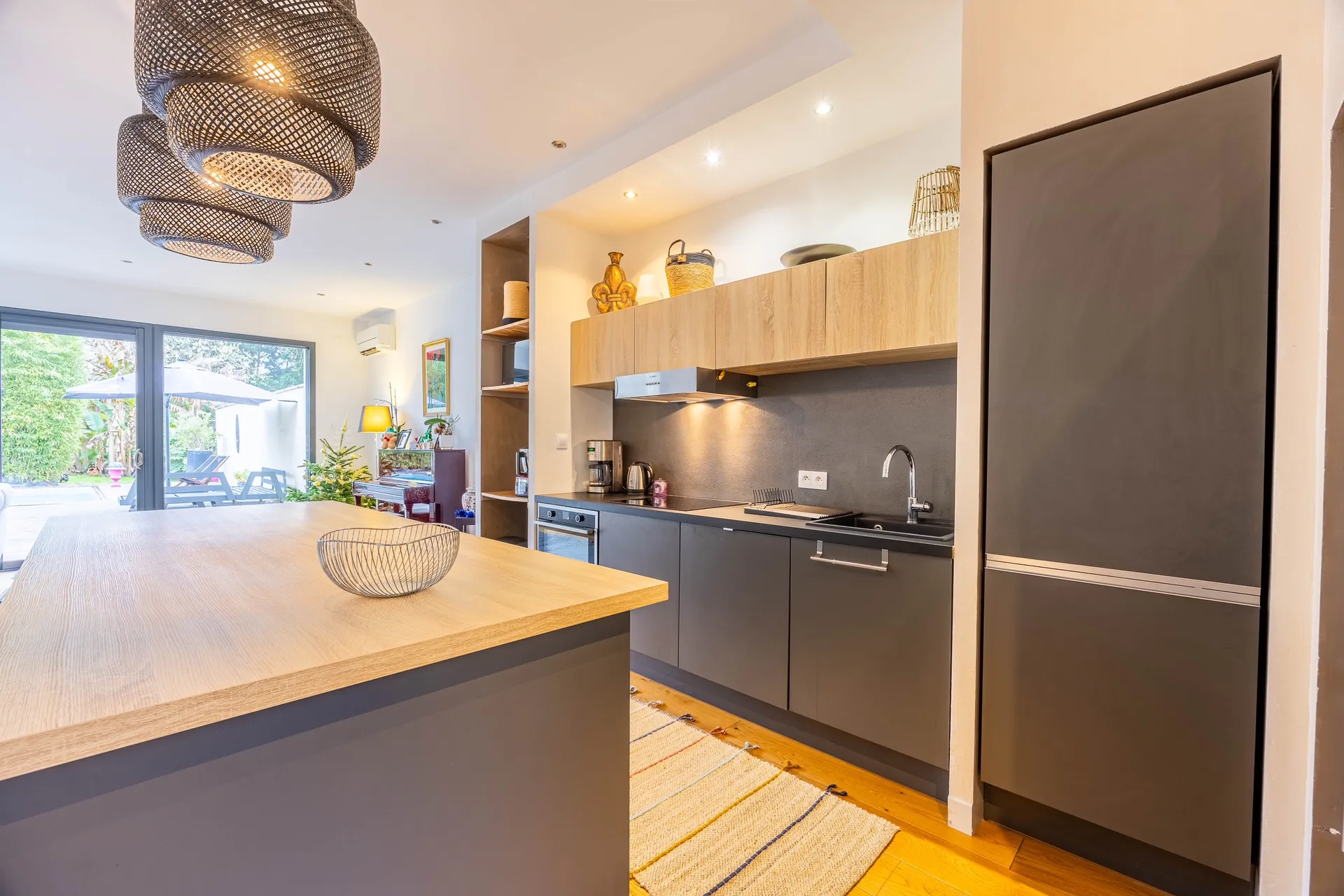 Belle maison contemporaine avec stationnement et piscine, Le Bouscat