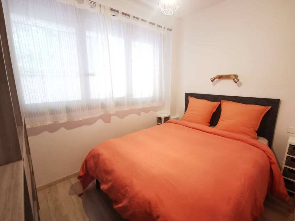 Appartement Cassis  ouvrant sur terrasse et jardinet privatif dans résidence sécurisée avec parking