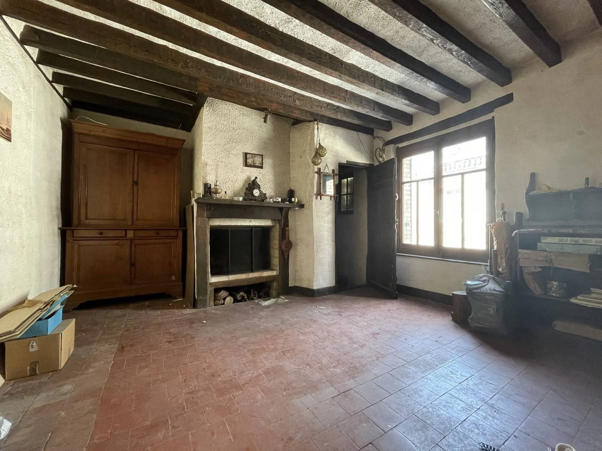 VENDU Maison de pêcheur en pierre et silex, mitoyenne et à rénover, d'environ 60m² sur 3 niveaux.  proche centre ville de Dieppe, Seine Maritime, 76