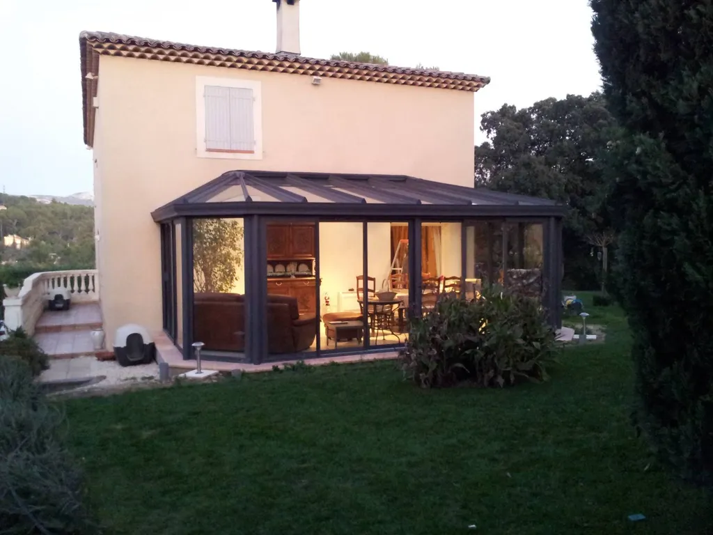 véranda aluminium bien isolée sur Puyricard, proche Aix en Provence, venelles