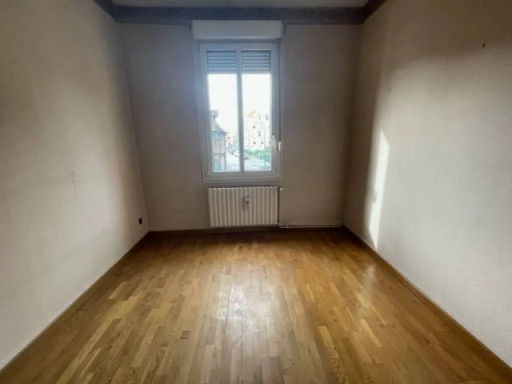 A saisir maison à rafraîchir de 121 m² habitable sur la commune de CAUDEBEC LES ELBEUF