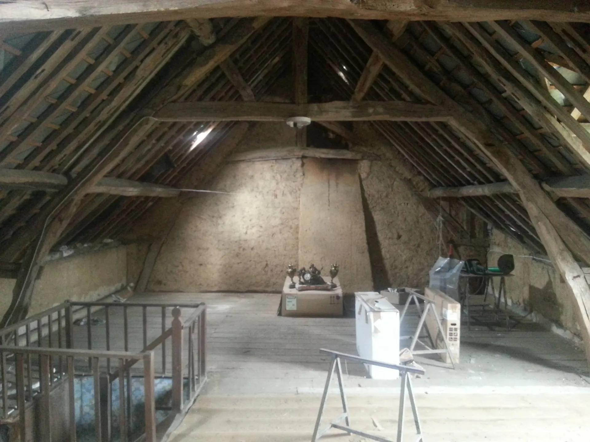 vend maison en brique avec terrain clos, 2 chambres au rdc combles à aménager, proche commerces et mer 76