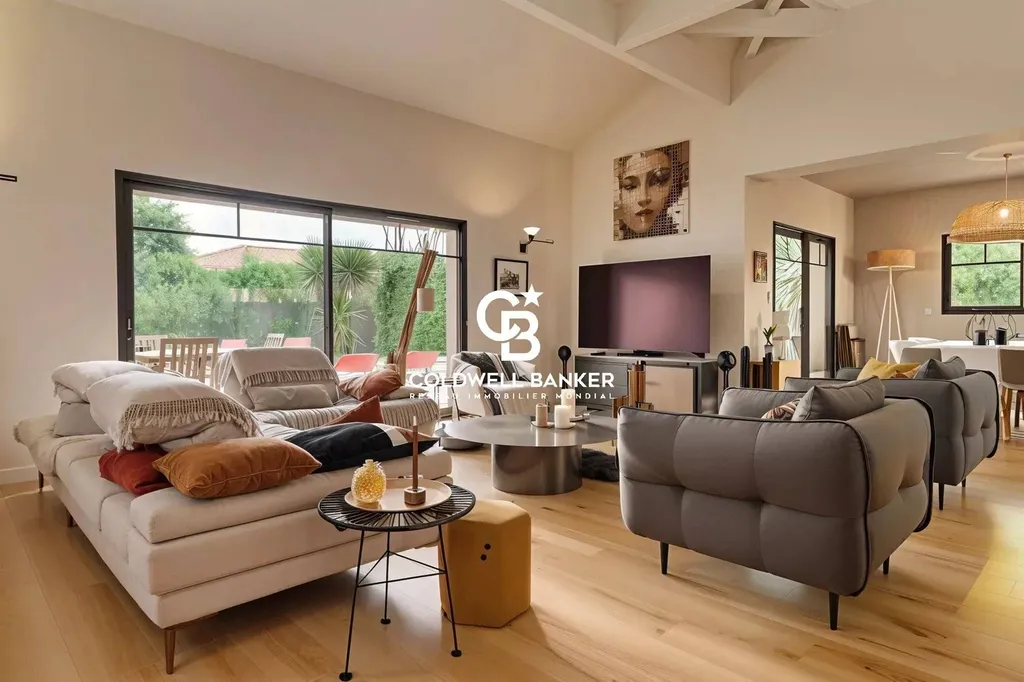 Maison à vendre à Andernos-les-Bains - contemporaine 4 chambres avec piscine et jardin paysagé