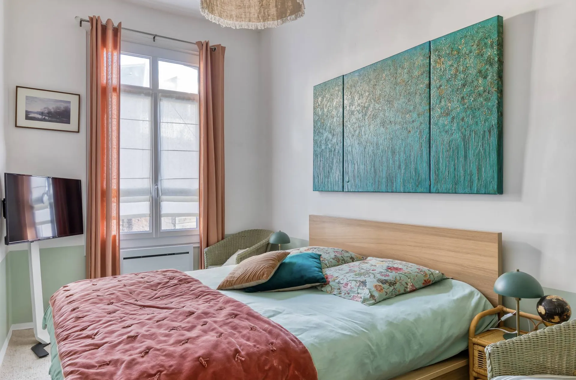 Vends bien situé dans une résidence en briques, calme et sécurisée.