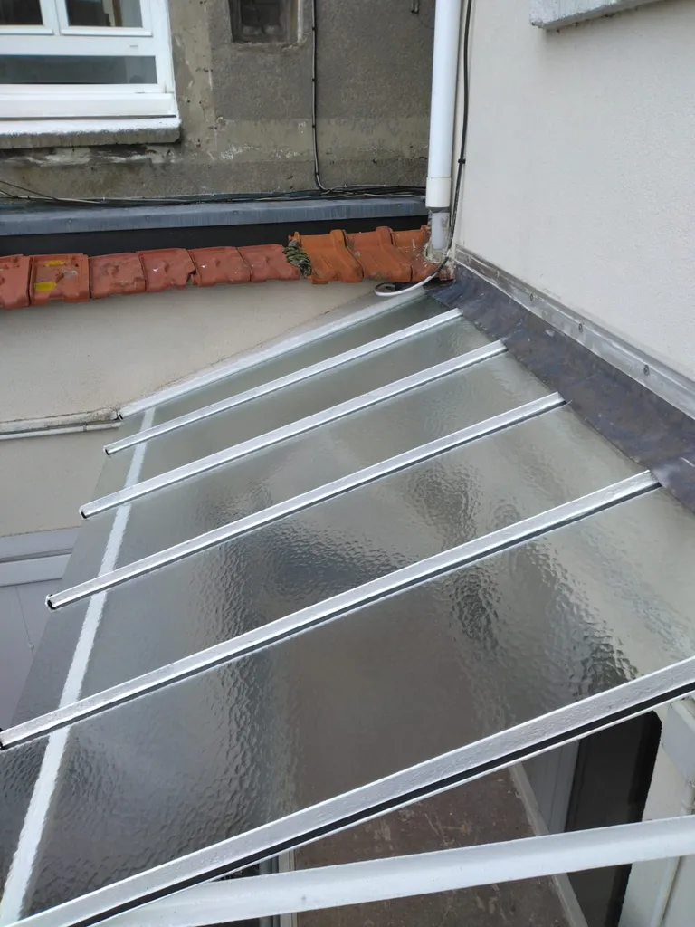 Verre cathédrale sur marquise