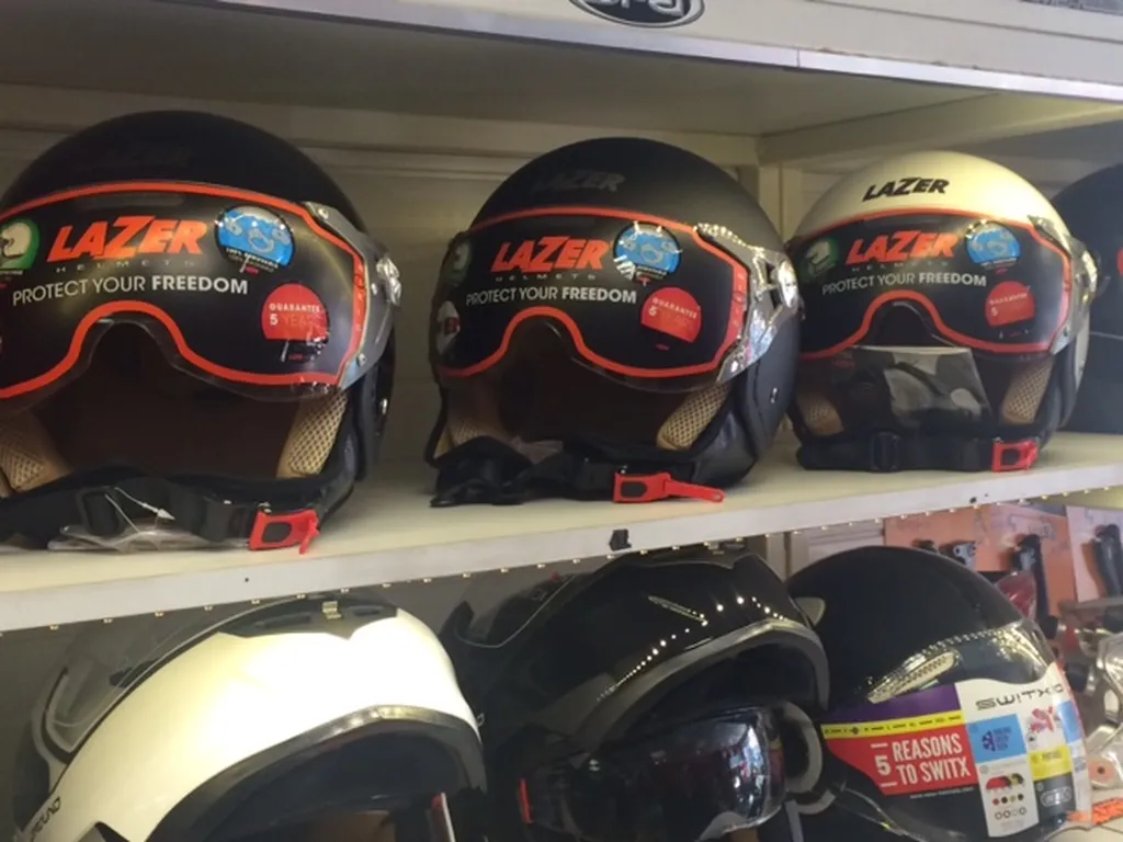 vente de casque neuf  La Seyne Sur Mer  Lazer 