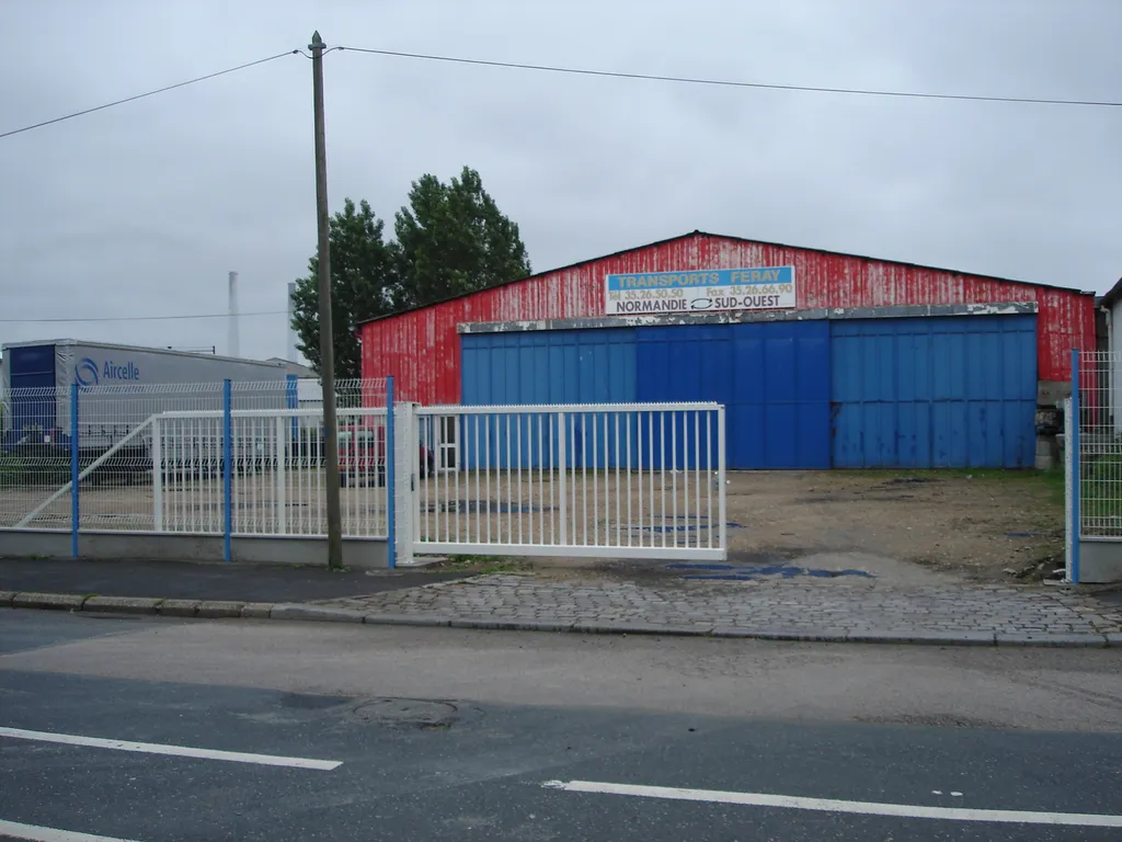 Installation de Portail Coulissant Autoportant Industriel, Portail Motorisé Grand Gabarit et Fermeture de Site Professionnel au Havre en Seine-Maritime à proximité de Rouen et Montivilliers