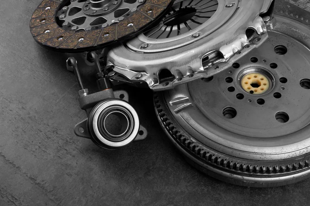 Faire remplacer le kit d'embrayage et le volant moteur pour restaurer la transmission de votre auto à Arles et Tarascon