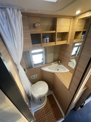 DOUCHE ET TOILETTE COMPACT