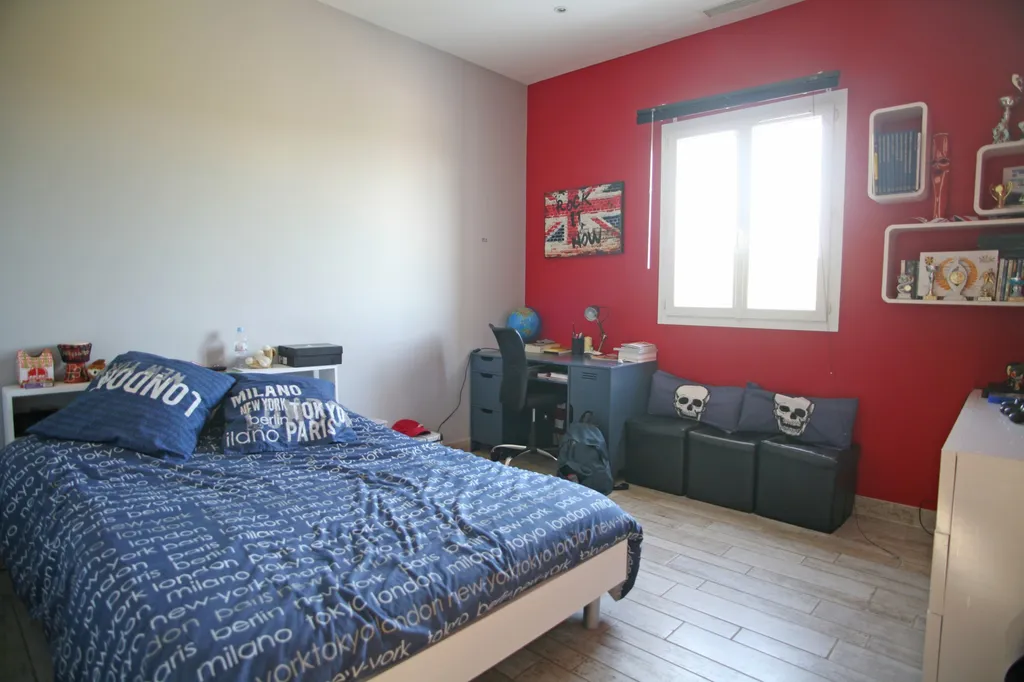 Monts de Vaucluse - Maison traditionnelle avec piscine    