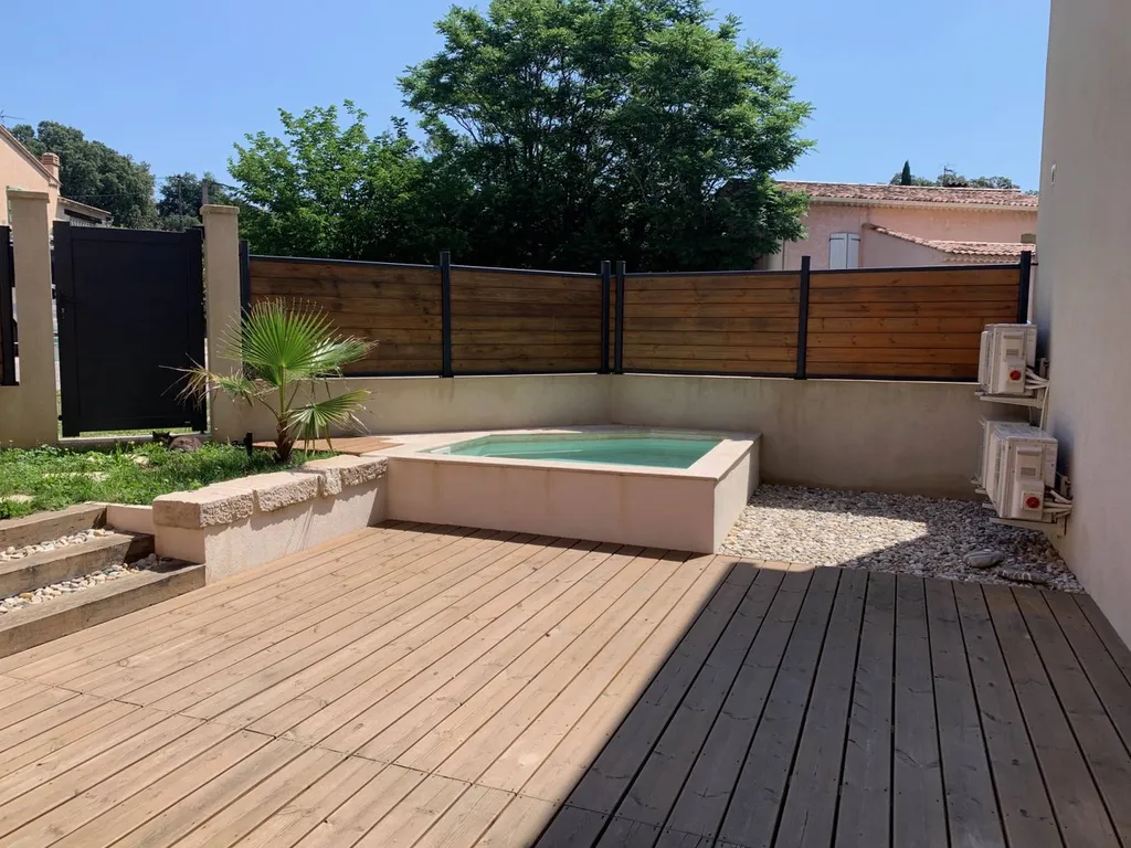 Vente d'une maison récente de 102 m² avec Studio + petit bassin à Sainte Anastasie sur Issole