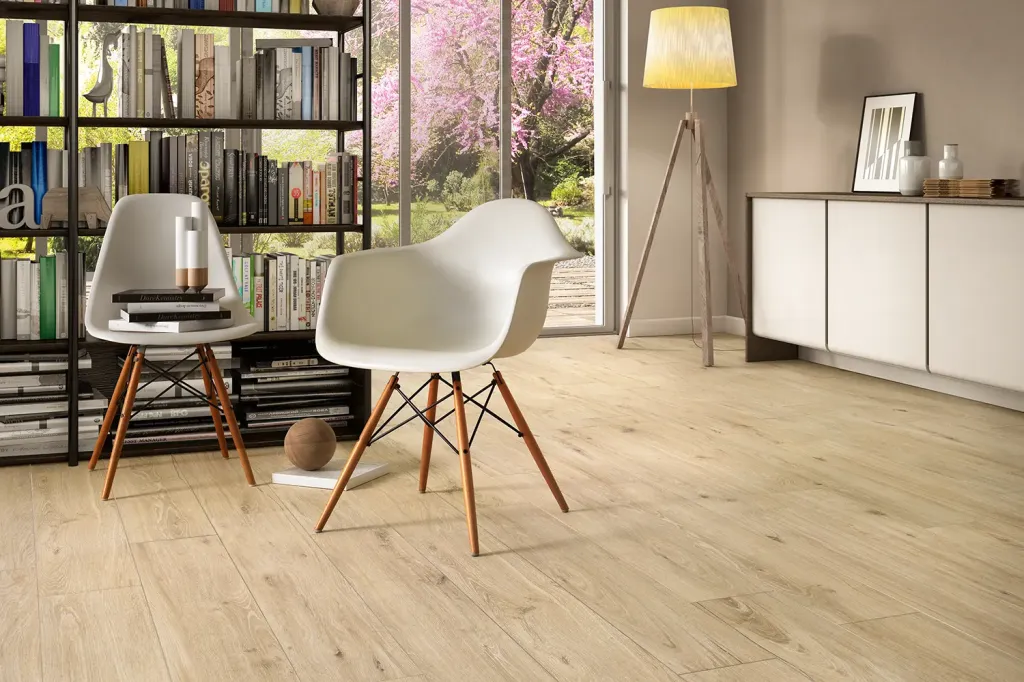 Sol intérieur tendance bois en grès cérame rectifié – à Yvetot, proche de Rouen