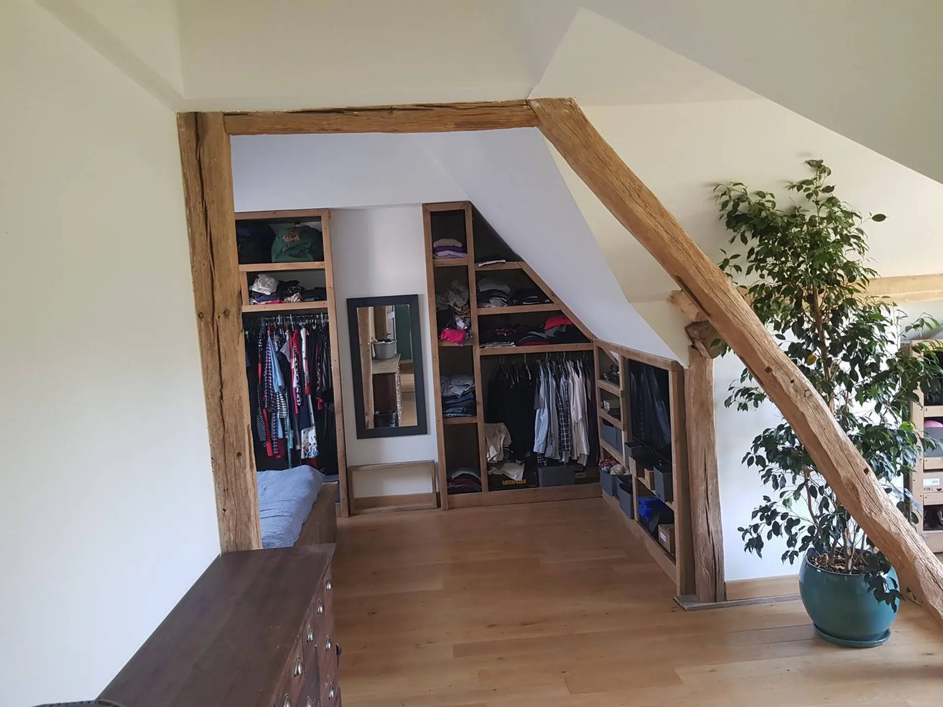 a vendre maison  avec beaux volumes dans village proche commodités et 1h30 Paris centre