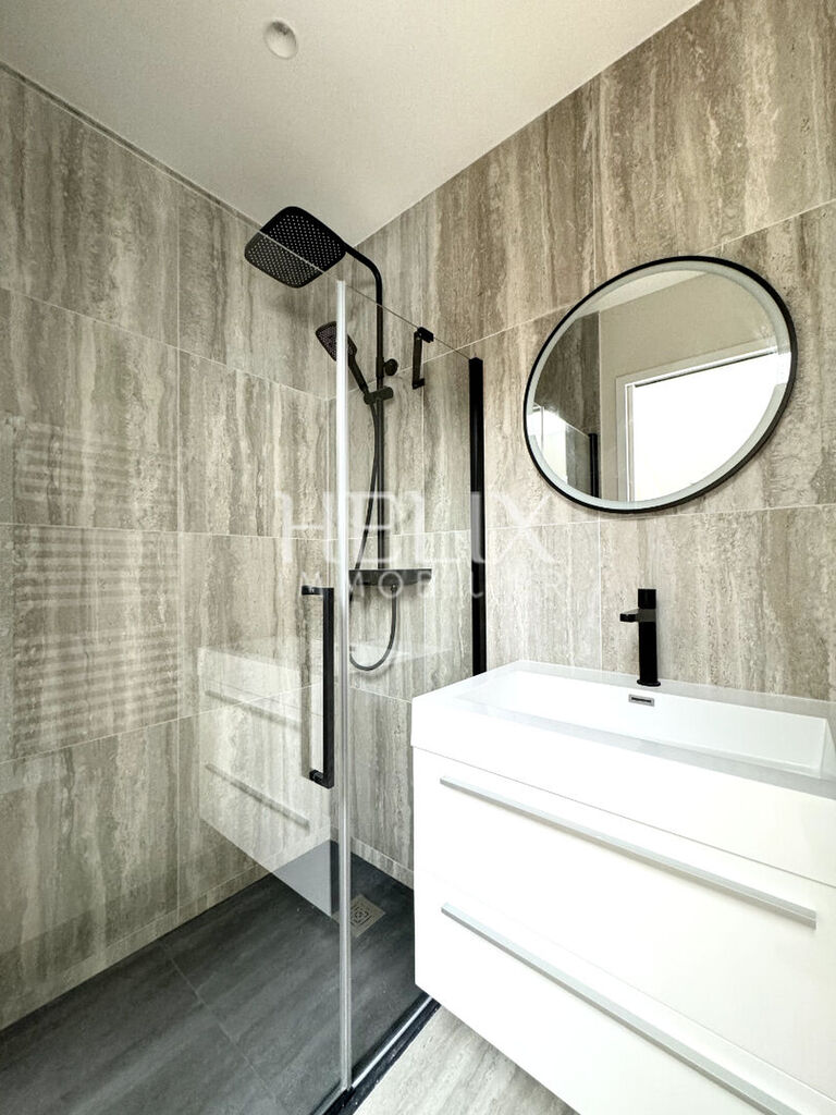 A vendre appartement 104,60 M2 à Saint-Germain-en-Laye , RER A 10 mn.