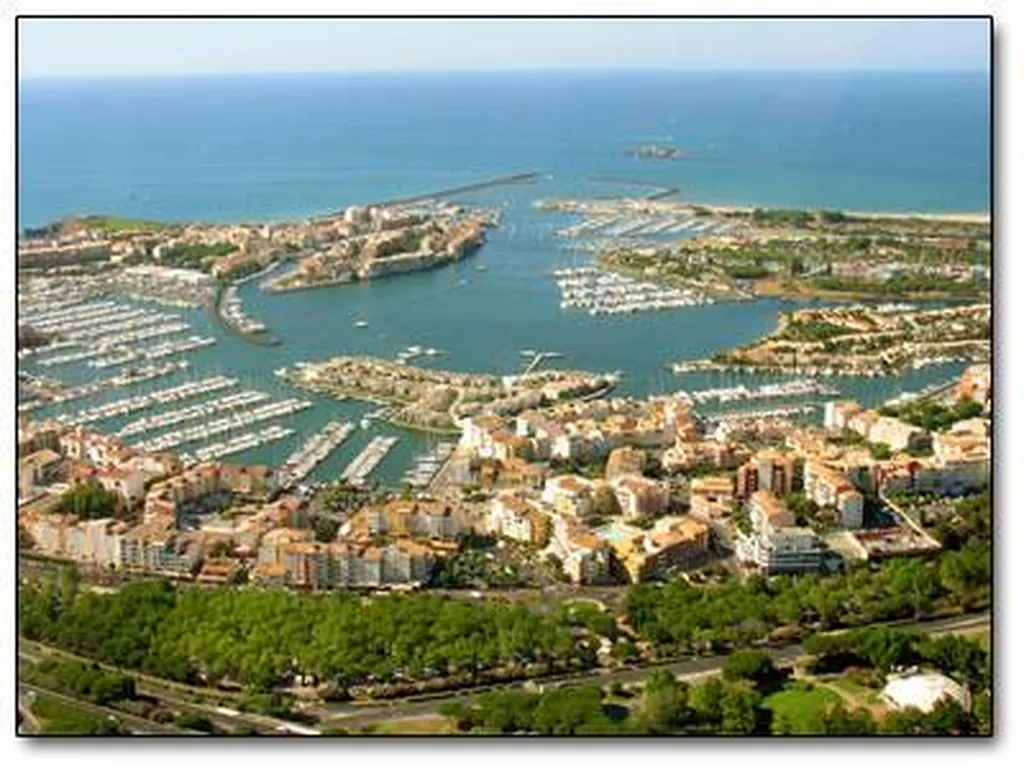 ou jouer au Golf sur le Cap d'Agde à 10 min du Camping 4 étoiles Le Mas de la Plage