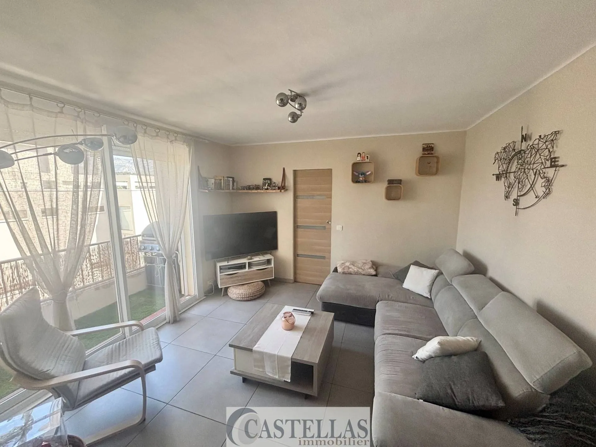 Type 3 + parking libre + cave - proche Tramway Aubagne