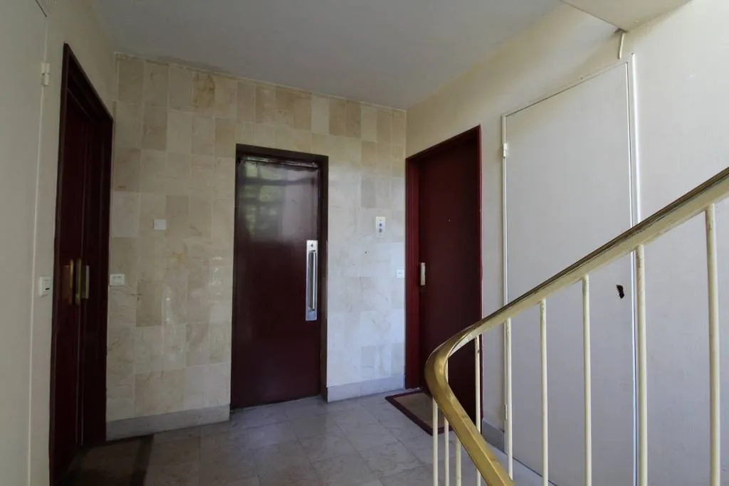 A vendre 2/3 pièces proche Marché Levis Paris 75017