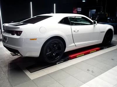 Application du traitement céramique Crystal Serum Ultra sur Camaro