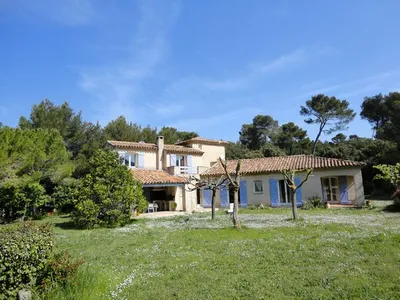 roquefort la bédoule mas provencal facade 2