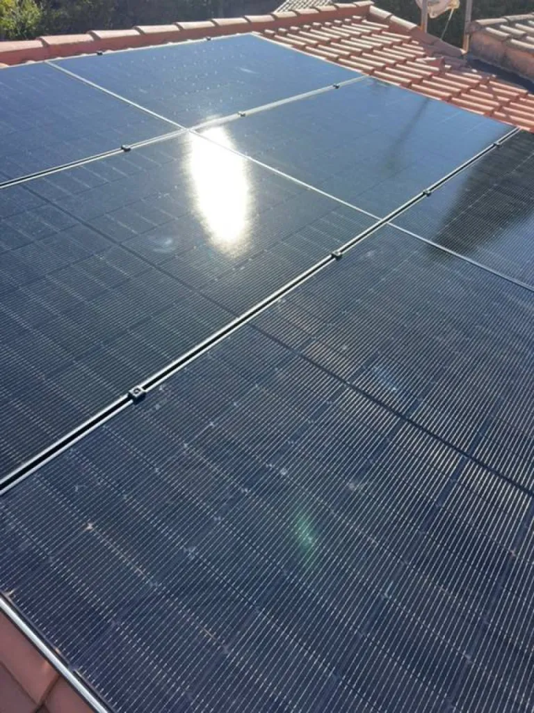 Fourniture et pose de panneaux solaire Dmegc dans toute les Bouches du Rhône dès 5 990€