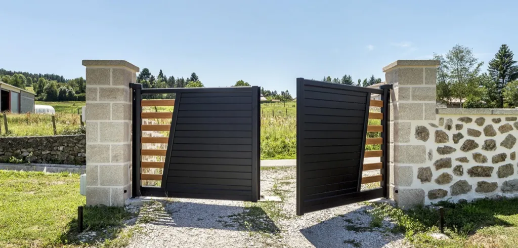 Avenir Bâti’Expert – Votre spécialiste en menuiseries intérieures et extérieures et fermetures avec motorisation à Lyon et sa région