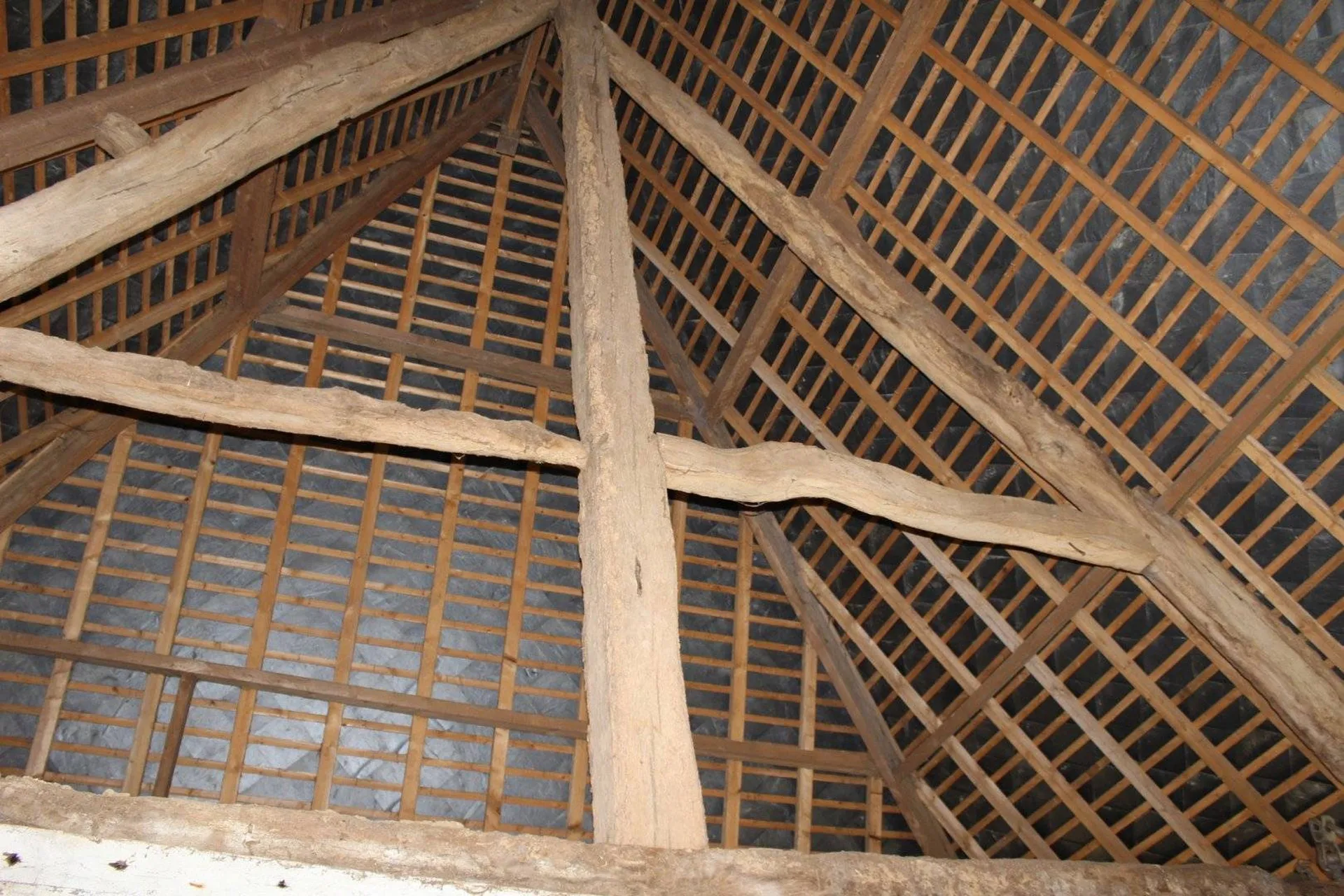 Acquisition demeure à pans de ois avec travaux jardin et proche des commodités région Calvados 14