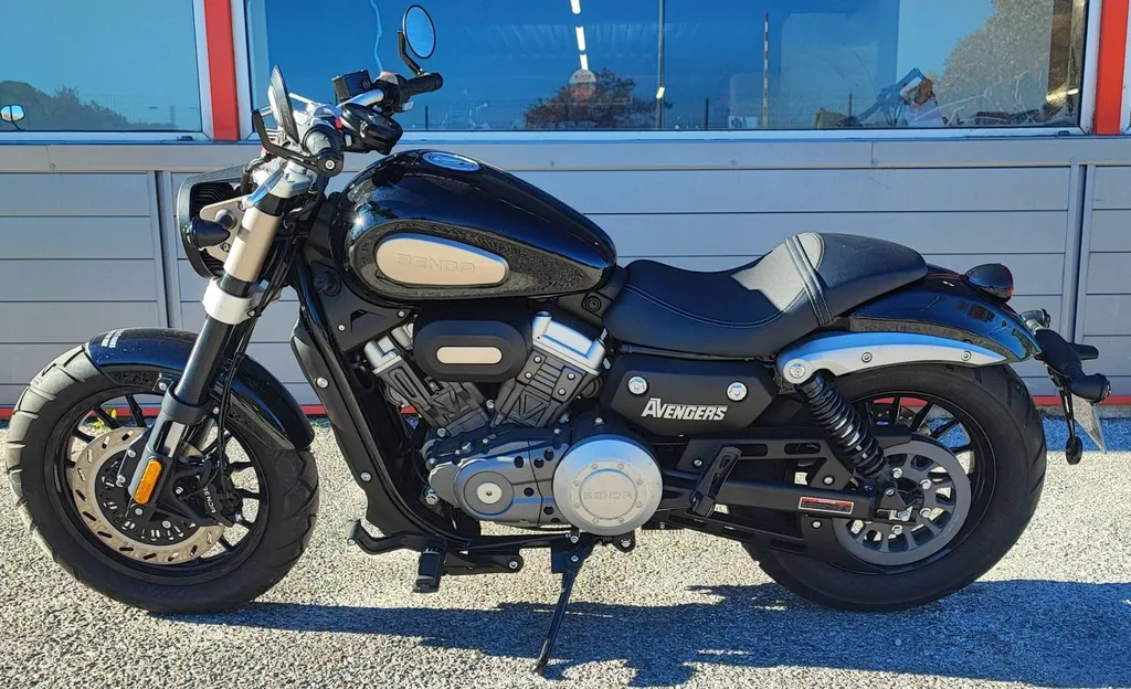 BENDA AVENGERS 300 DU 06/2025 AVEC 1200KM.