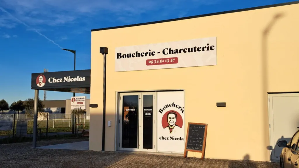 Impression et pose de vitrophanie commerce à Auterive