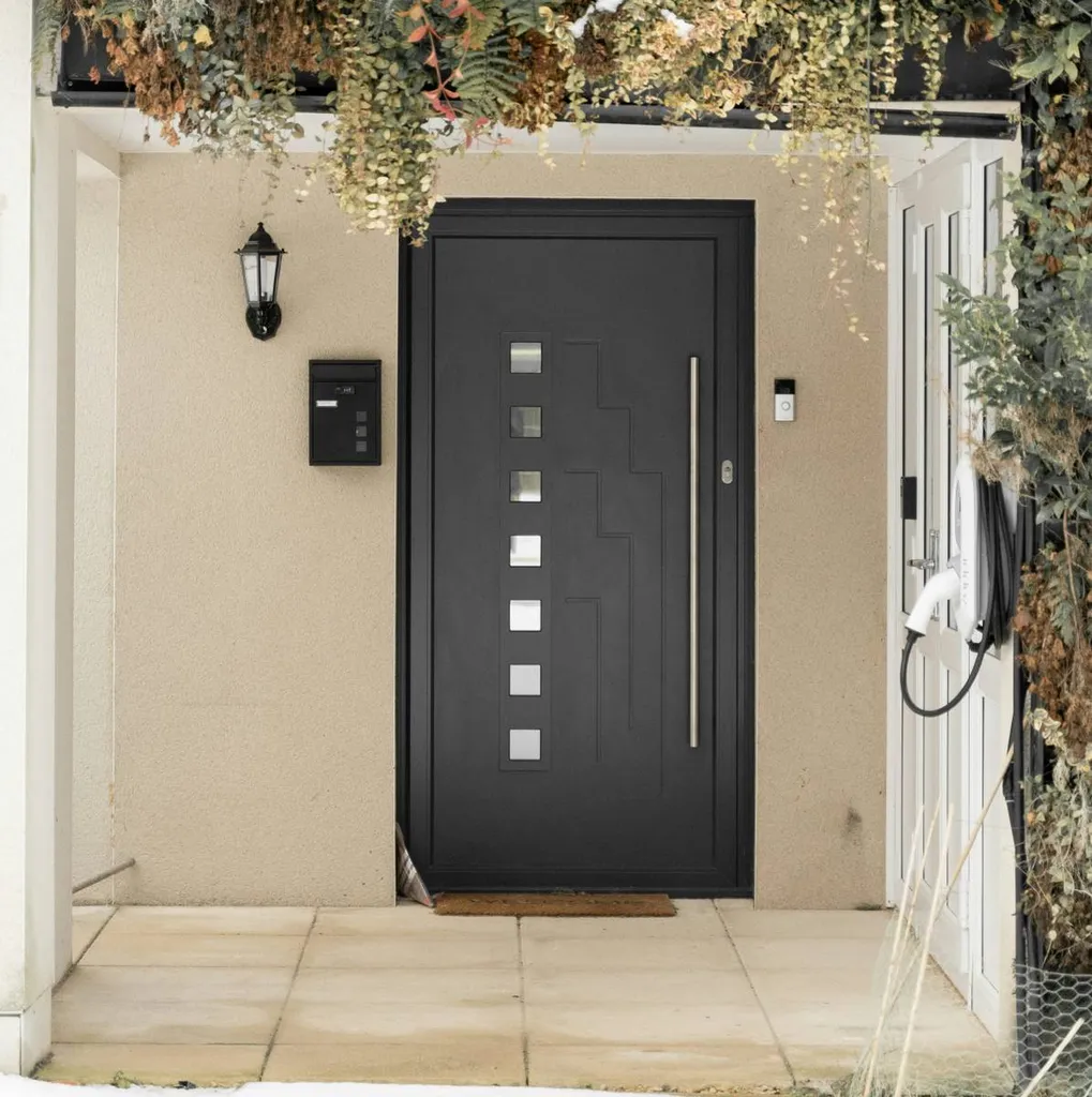 Votre guide pour choisir la porte d'entrée idéale à Lyon, par Menuiseries Harmonie