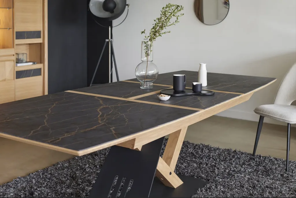 Vente d'une salle à manger complète en bois rehaussée de céramique dekton, DELTA