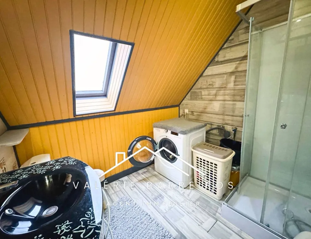 A acheter maison de 122 m² édifiée sur 600 m² de terrain sur la commune de LA LONDE 76500