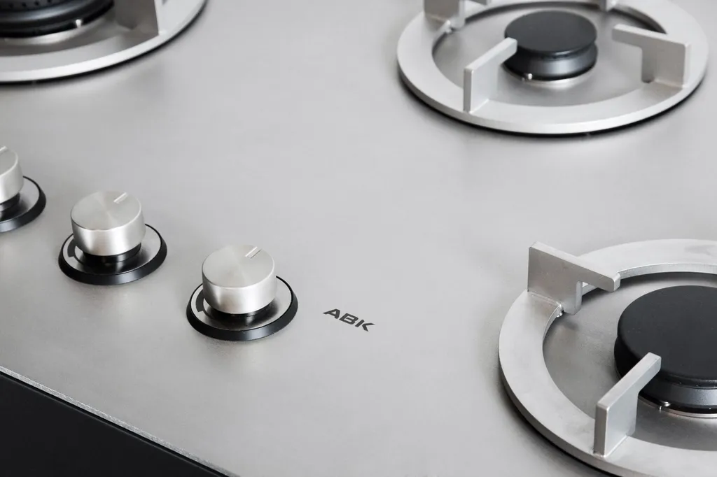 Bruleurs individuels i-Cooking dans plan de travail inox laminé à chaud Nice