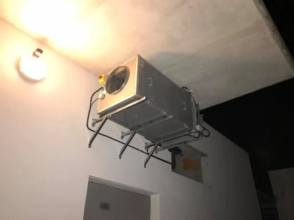 Déplacement d'une centrale de traitement de l'air à Aubagne