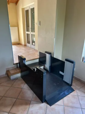 Stepsaver, élévateur installé près de Manosque jusqu'à 250 kgs de charge utile