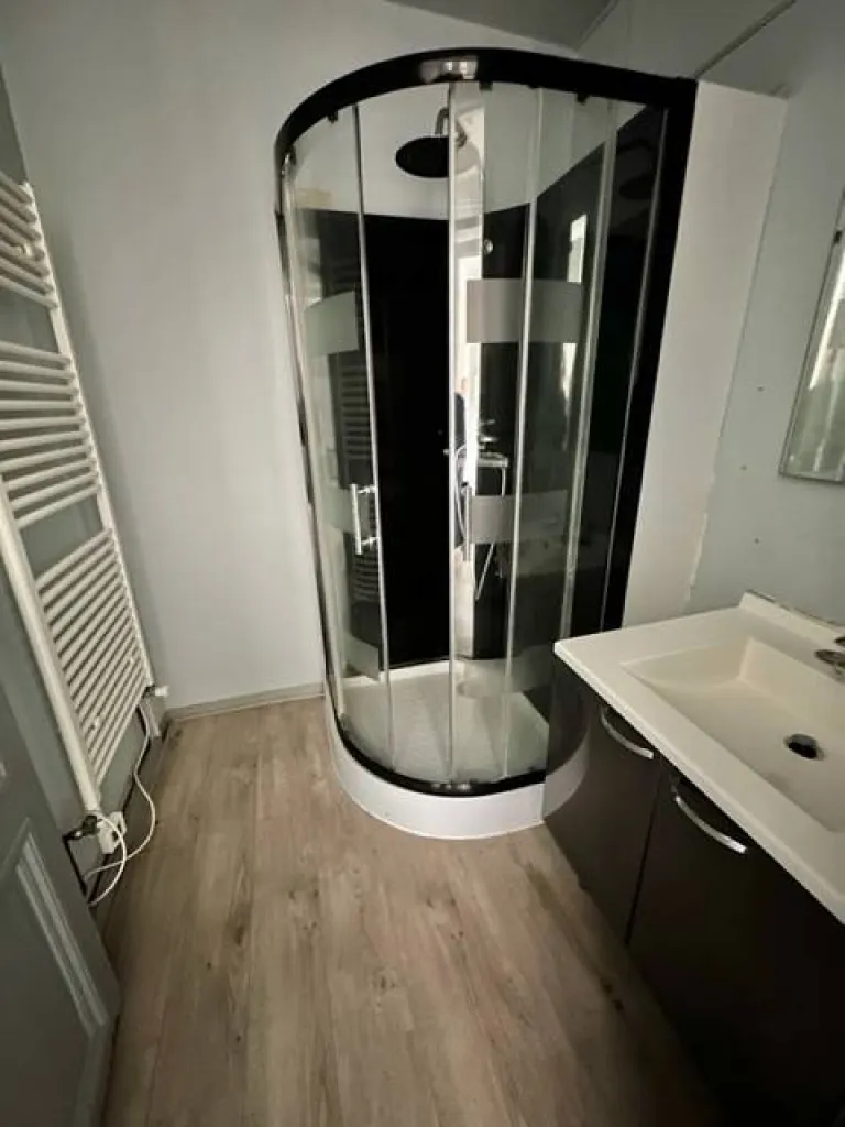 A vendre bel appartement de 70 m² au 1er étage d'une résidence calme et sécurisée