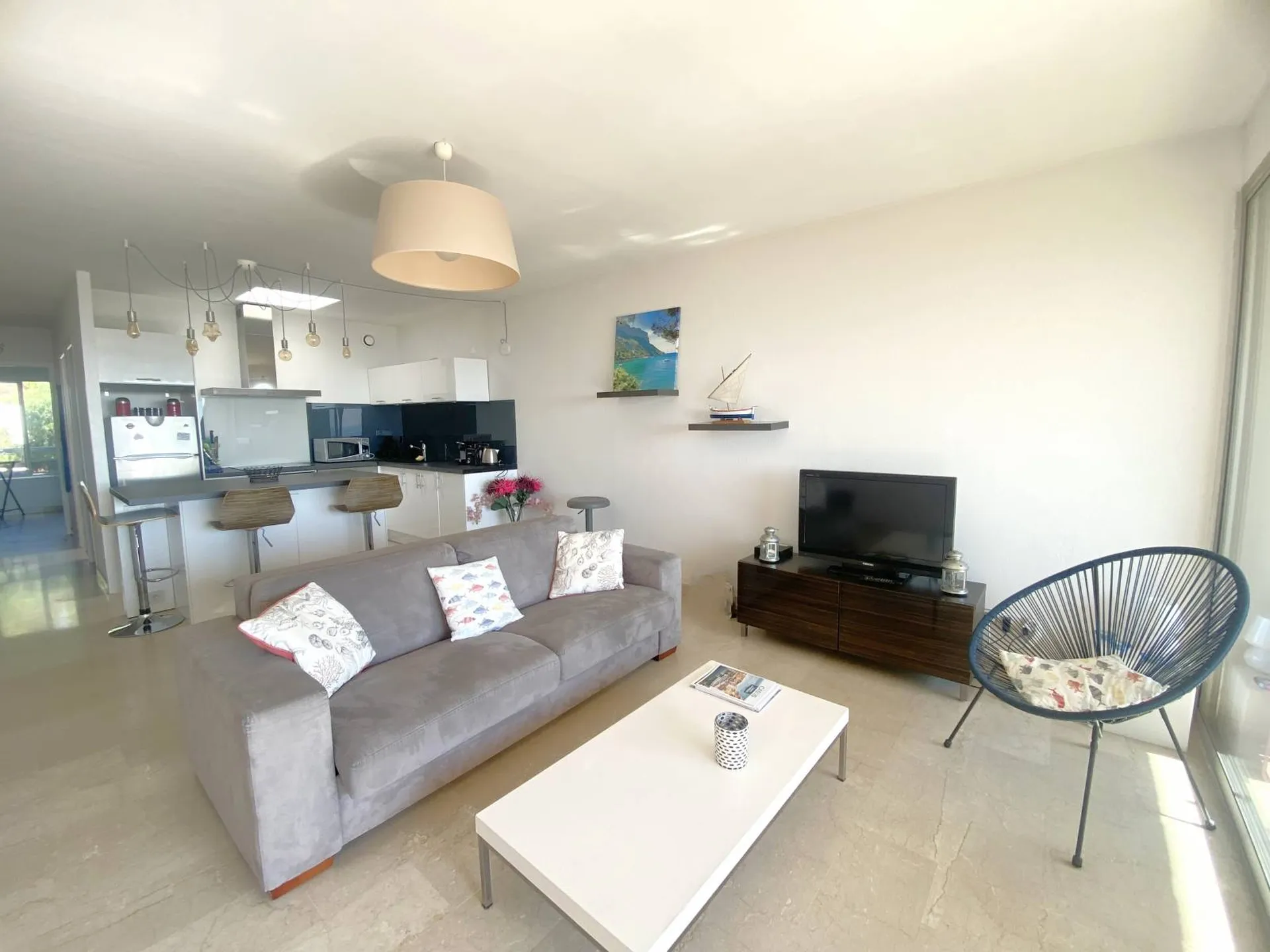 Vente appartement T2 Cassis  en dernier étage avec terrasse vue mer et parking privé dans résidence de standing