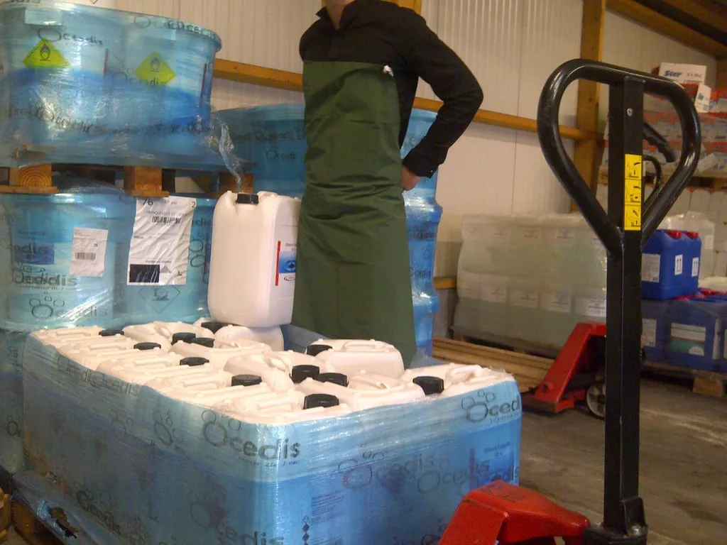 TABLIER POUR MANIPULATION DE PRODUITS CHIMIQUES EN PISCINE PUBLIQUE