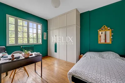 Belle maison de 4 chambres avec un jardin de 720 M²  proche du centre à Le Vésinet