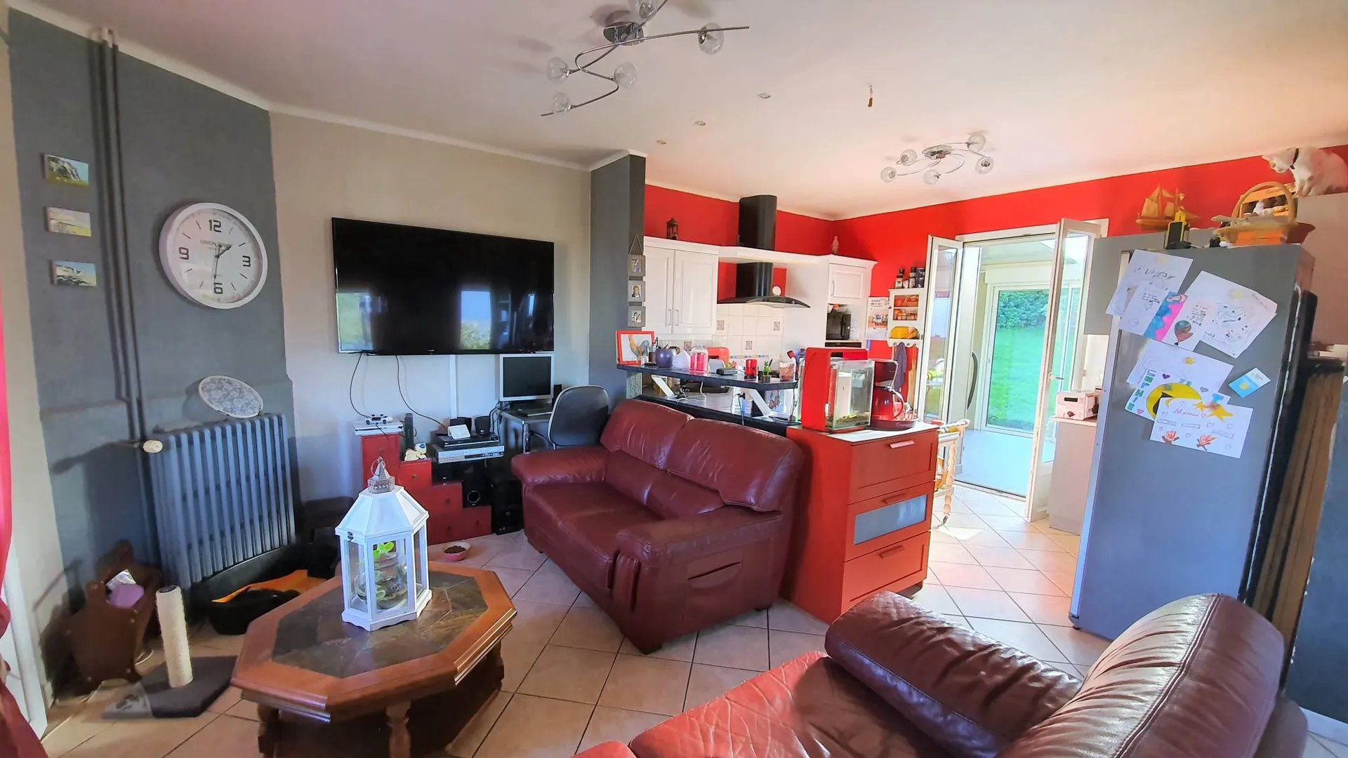 A vendre charmante villa de 103 m² habitables, 4 chambres, VUE MER, située sur l'axe Dieppe - Le Tréport, à deux pas de la plage. Petit-Caux 76370