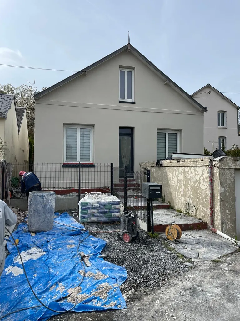 Réfection de façade avec enduit projeté à Épouville proche Le Havre 76