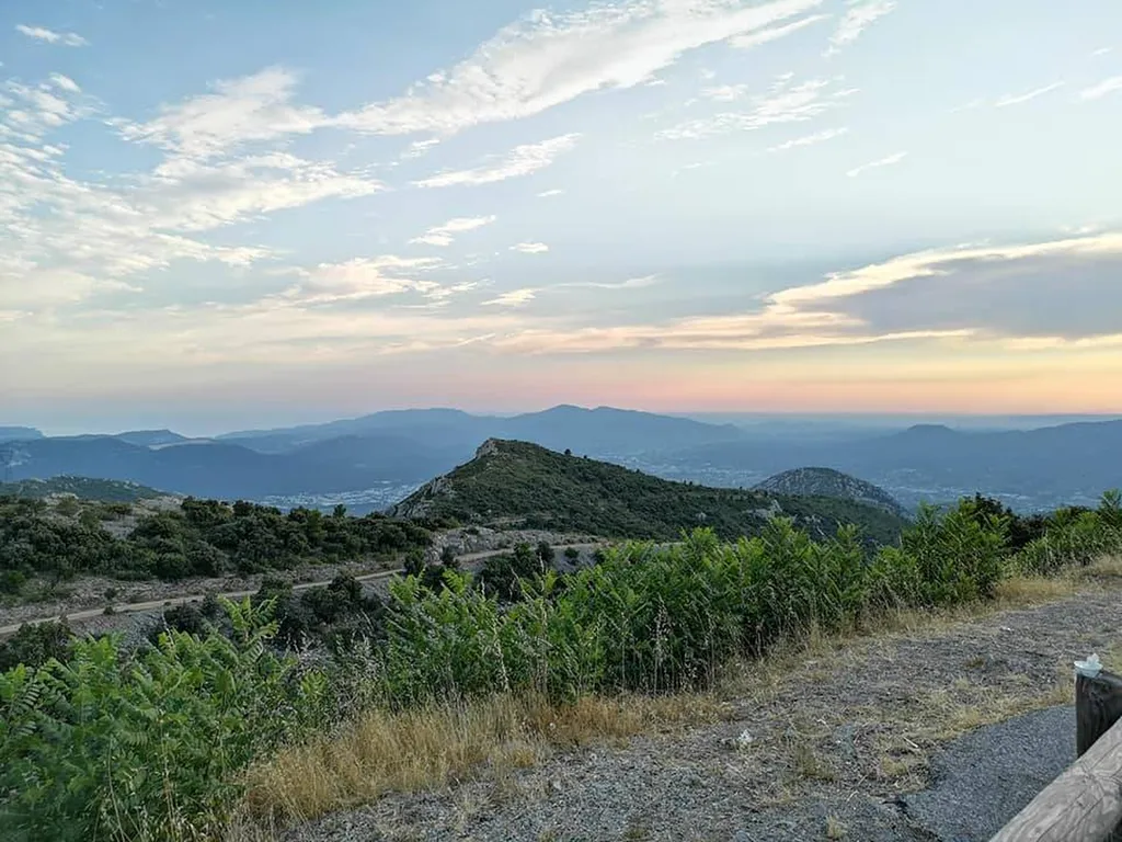 Réserver bus avec chauffeur privé entre l'aéroport de Marseille Provence et Gémenos
