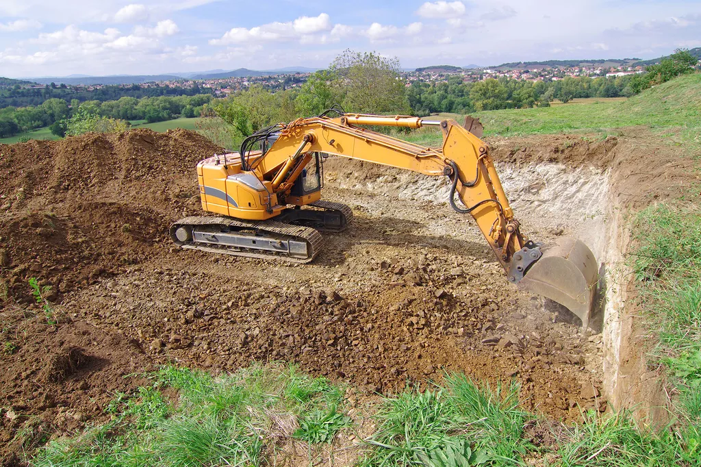 Entreprise spécialisée en terrassement à Sanary sur Mer pour fondations de villa, excavation piscine et travaux VRD dans tout le Var littoral.