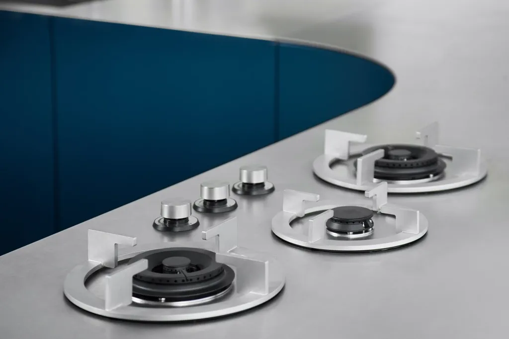 Plan de travail inox 4 mm massif vibré avec i-Cooking Chamonix