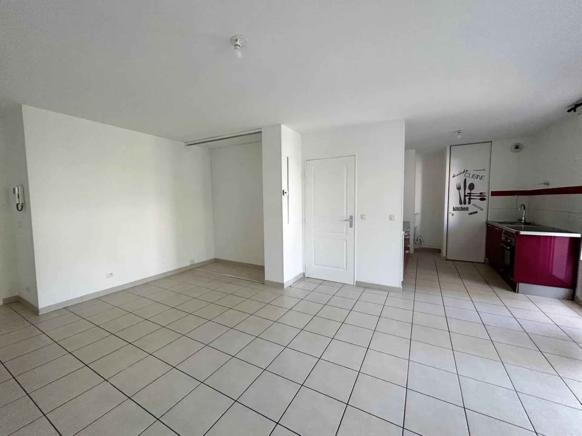 Appartement à vendre La Ciotat au calme, belle terrasse, ascenseur, avec garage en sous sol - 10 minutes à pied du port